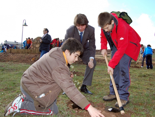 Plantación en el Bosque Infantil
