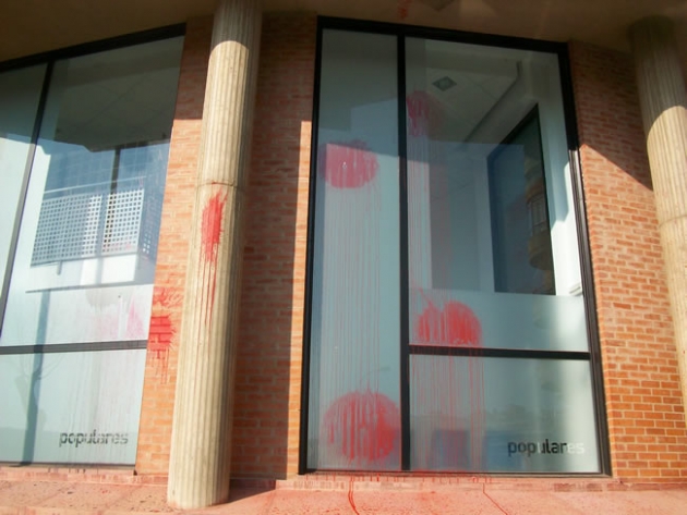 Manchas en la sede del PP