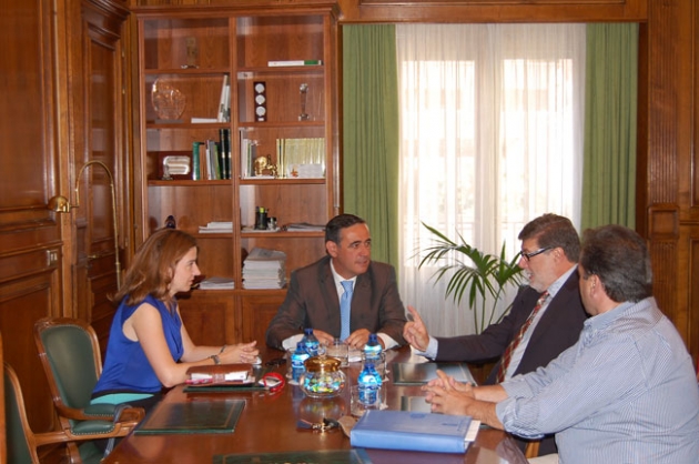 Reunión con representantes de Foes