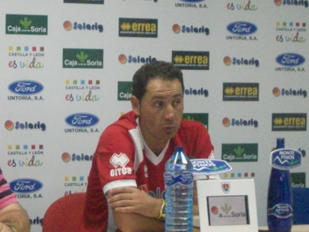 Machín en rueda de prensa