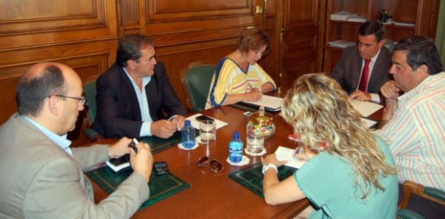 Reunión Diputación-Cámara