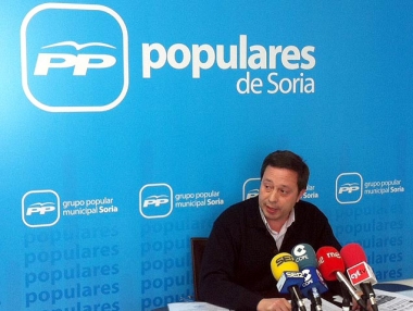Adolfo Saínz en rueda de prensa