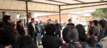 Foto 1 - Los diputados socialistas informan a los empleados de la San José sobre la privatización