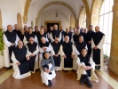 Comunidad cisterciense, con el abad Isidoro Anguita en el centro