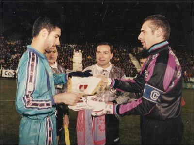 Saludo entre Guardiola y Etxebarria