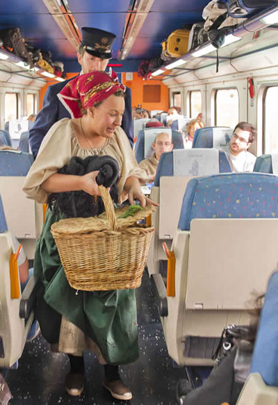 El tren recrea el ambiente de la época