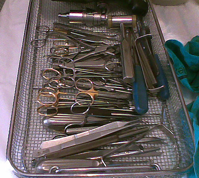 Material quirúrgico de quirófano.