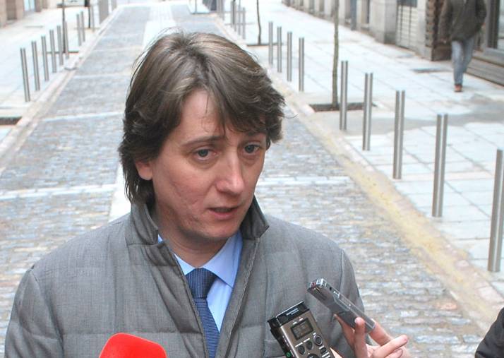 El alcalde, Carlos Martínez Mínguez.