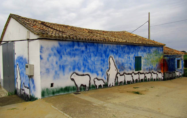 Graffiti en la 'Cochera del pueblo'.