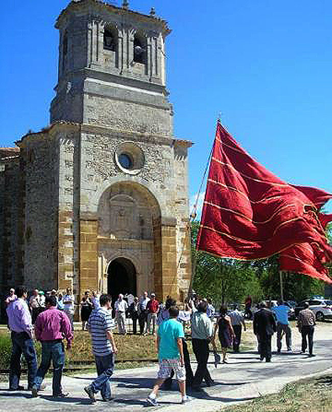 Procesión en la ermita.