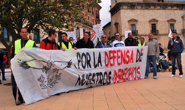 Empleados de Torras en la huelga de junio.