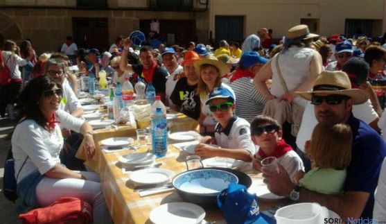 1.800 personas en la comida popular de cierre de las fiestas olvegueñas