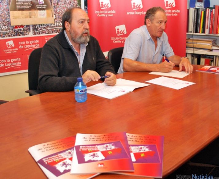 IU busca formar un bloque con quienes están “más a la izquierda del PSOE”