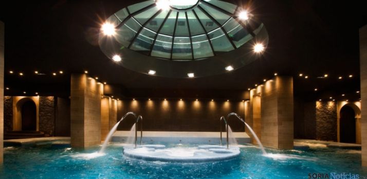 Interior del balneario burgense.