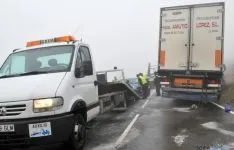 La aparatosidad del siniestro ha hecho cerrar la calzada durante unas horas