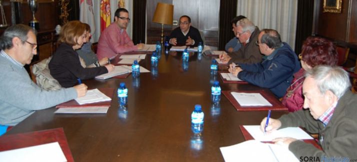 Reunión con las asociaciones de vecinos