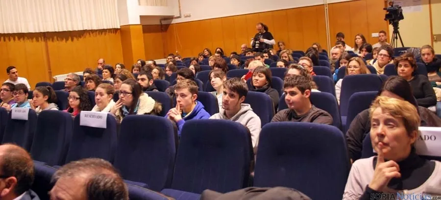 Público en la presentación del trabajo.