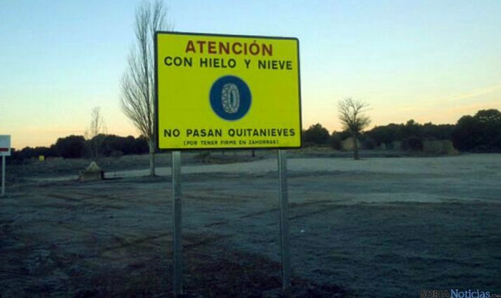 Cartel de obras en la carretera a Muriel