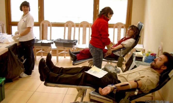 Donantes de sangre en la Diputación.