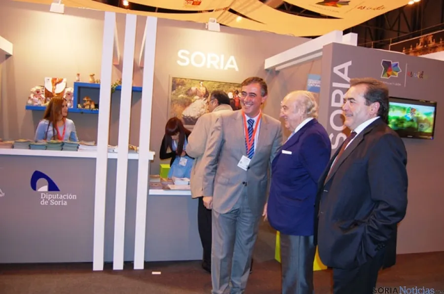 Foto 2 -  Castilla y Le&oacute;n muestra a los visitantes de Fitur todas sus posibilidades tur&iacute;sticas