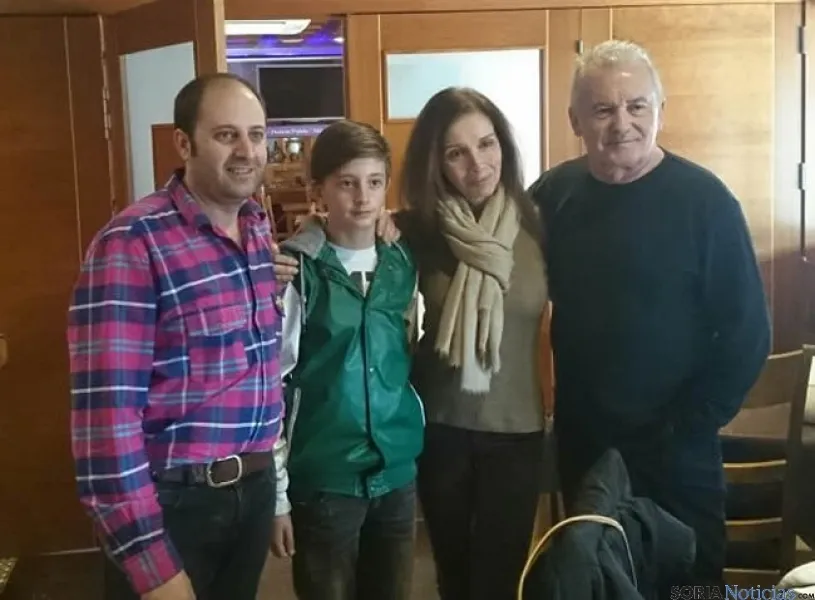 Miguel Ángel, su hijo, Ana Belén y Víctor Manuel