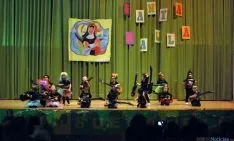 Unos jóvenes rockeros de Escolapias en su actuación del lunes.