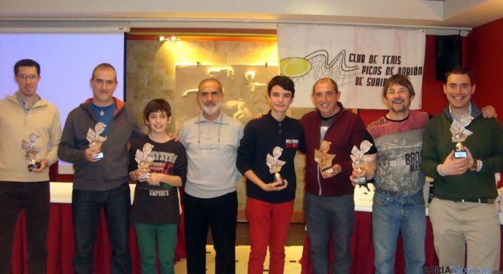 Foto de familia de los ganadores. 