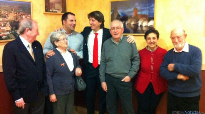 El alcalde en su visita a la Casa de Soria en Zaragoza.