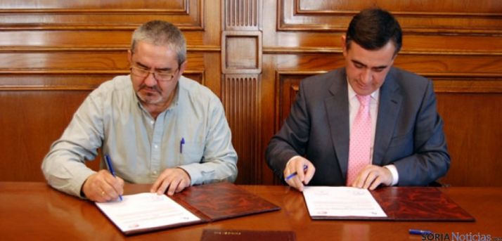 Rubén Vinuesa y Antonio Pardo fiman el convenio de ASPACE