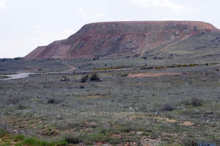 Vertedero de Bellosillo, ahora cerrado, a las afueras de la ciudad de Soria