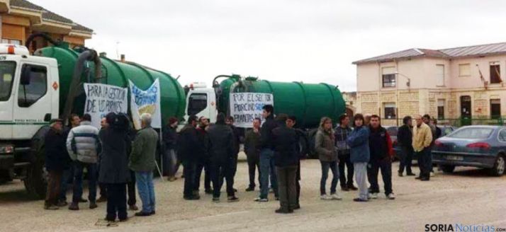Concentración en Langa contra el cierre de plantas de purines