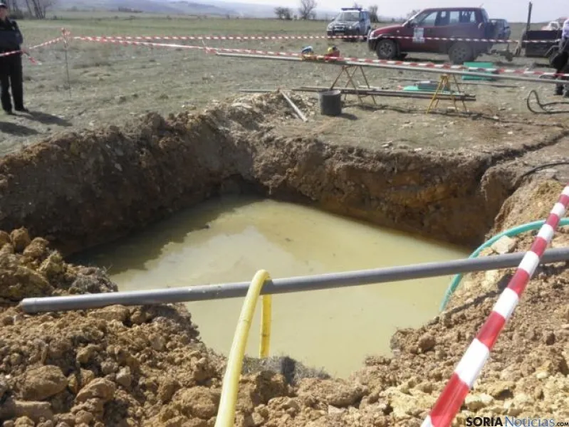 Tareas de bombeo en la zona de la mina.