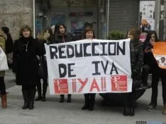 Pancarta contra el IVA.