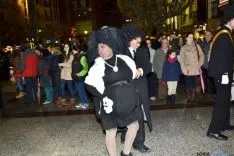 Foto 6 - El 'dolor' del Entierro de la Sardina pone fin a un carnaval m&aacute;s participativo