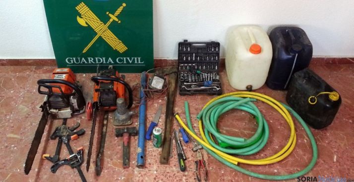 Material incautado a los delincuentes en Almazán. 