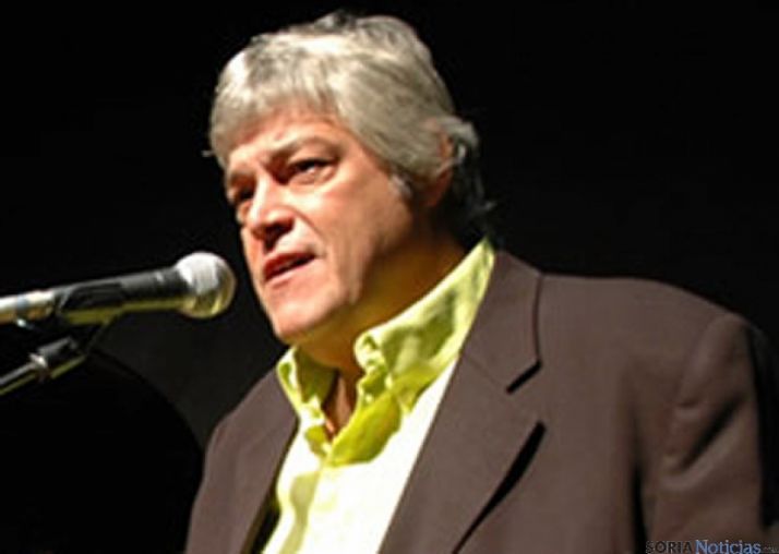 El artista canario Caco Senante.