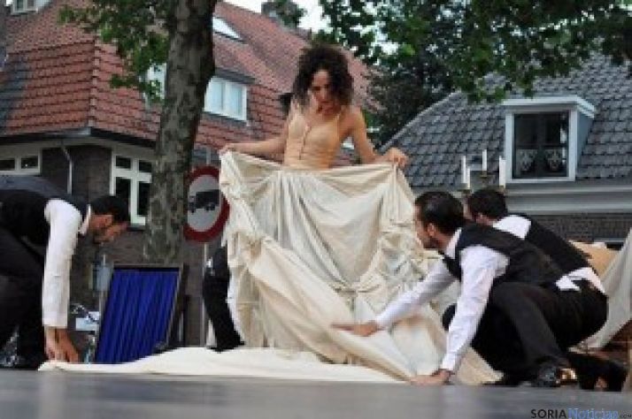 Imagen de la obra Elegantly Wasted.