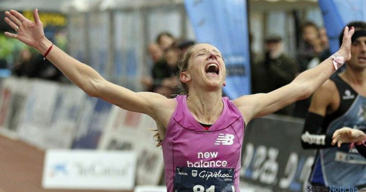 La atleta Estela Navascués, del CAEP, en uno de sus triunfos.