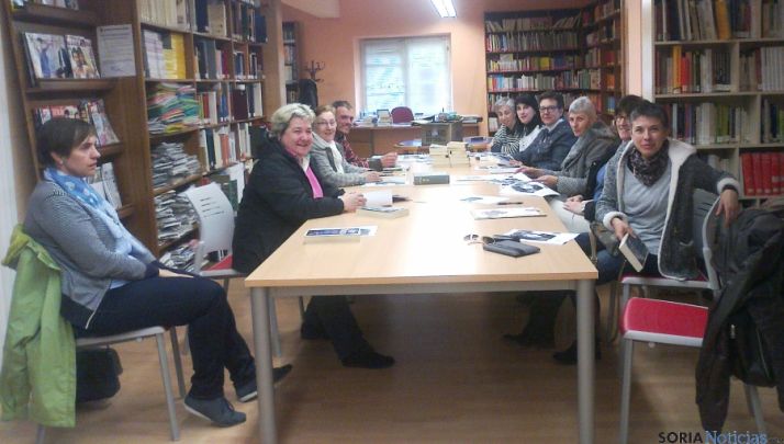 Una de las sesiones de lectura amparadas por la Diputación.