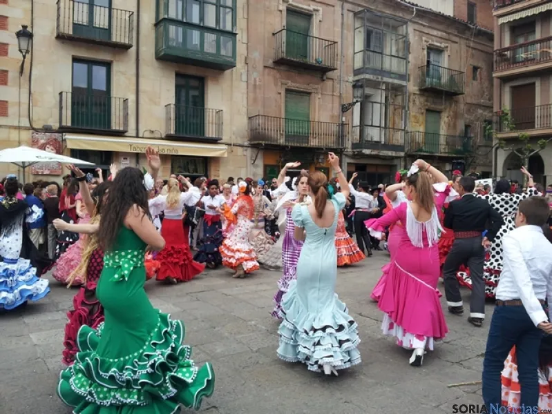 Sevillanas en la Plaza Mayor de Soria