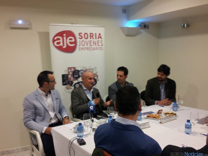 Antonio Tejero en los desayunos de AJE Soria