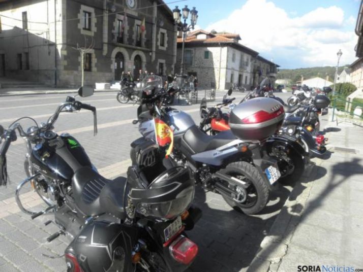 motos en la plaza