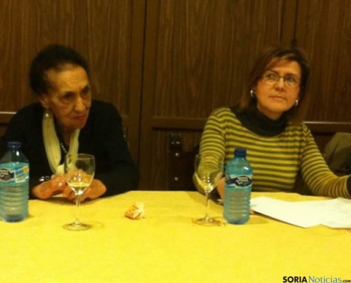 Martínez de Azagra junto a Marimar Angulo