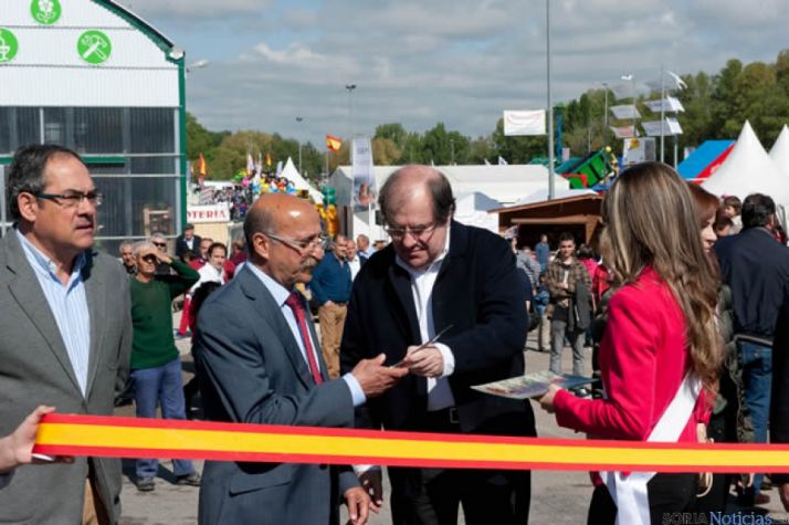 Herrera inaugurando al Feria de Lerma