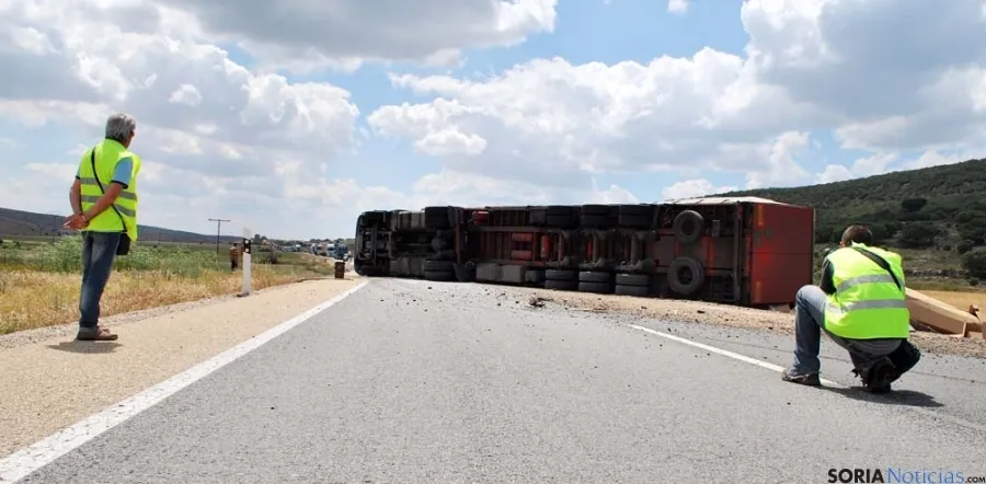 El aparatoso accidente no ha registrado víctimas. / SN