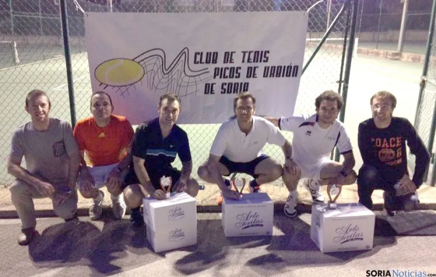 Los distintos ganadores y finalistas del V Artefritas