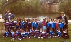 Los pequeños sanjuaneros en el río.