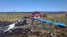 Amasijos de hierro tras el incendio del biplaza. / Ayto