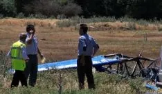 La Guardia Civil durante el levantamiento del cadáver.