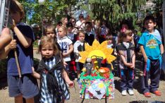 Los pequeños de Escolapias celebran el Domingo de Calderas.